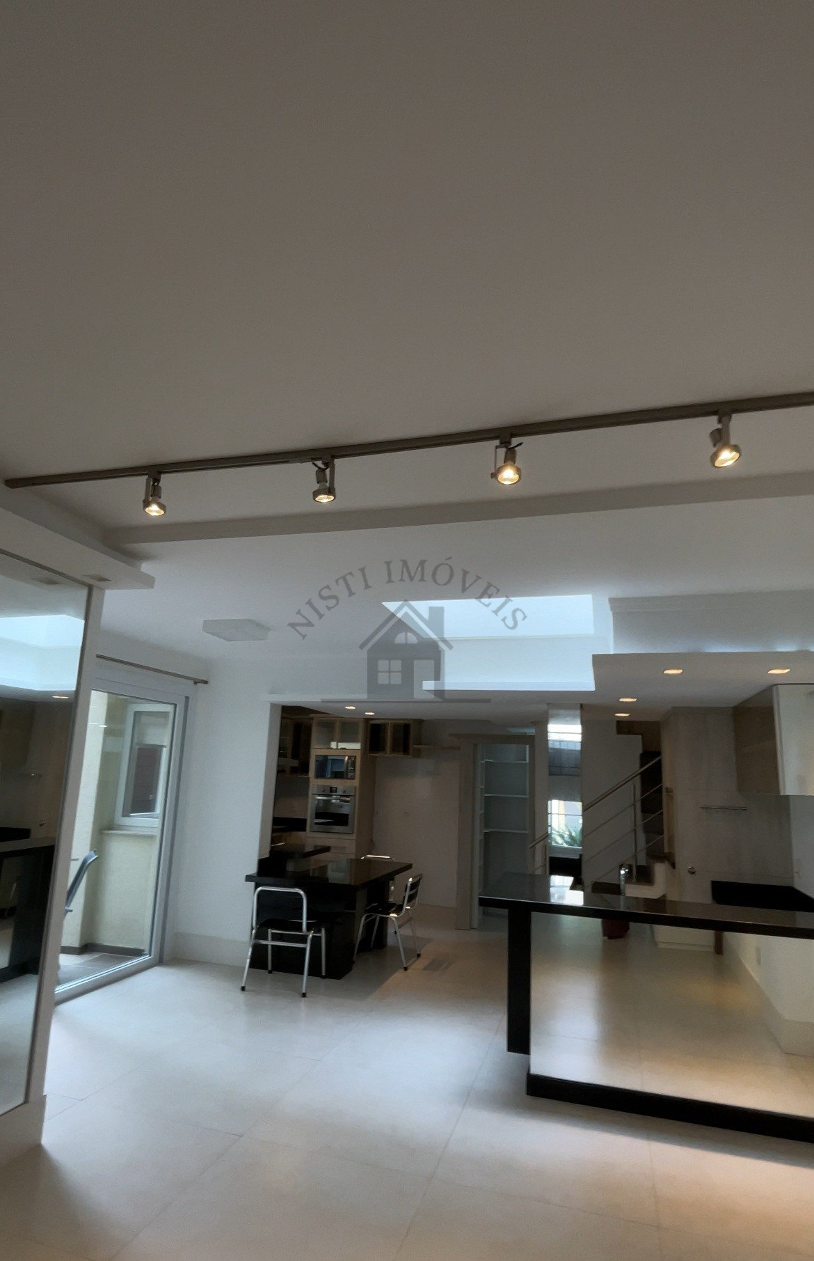 Casa à venda com 3 quartos, 180m² - Foto 7